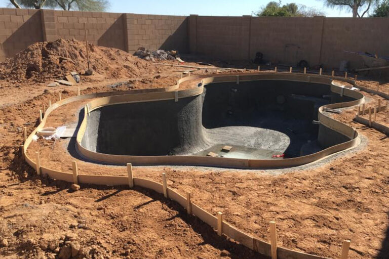 Build Your Perfect Pool in Maricopa, AZ | Holiday Custom Pools